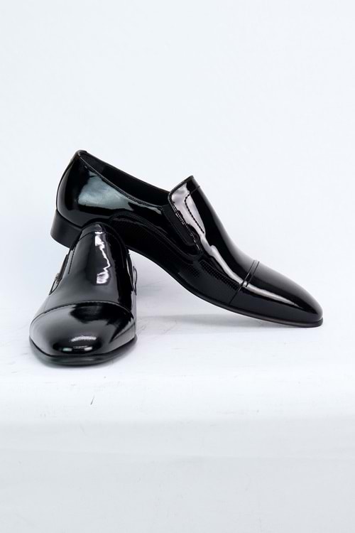 Şahin Siyah Parlak Rugan Bağcıksız Hakiki Deri Erkek Ayakkabı